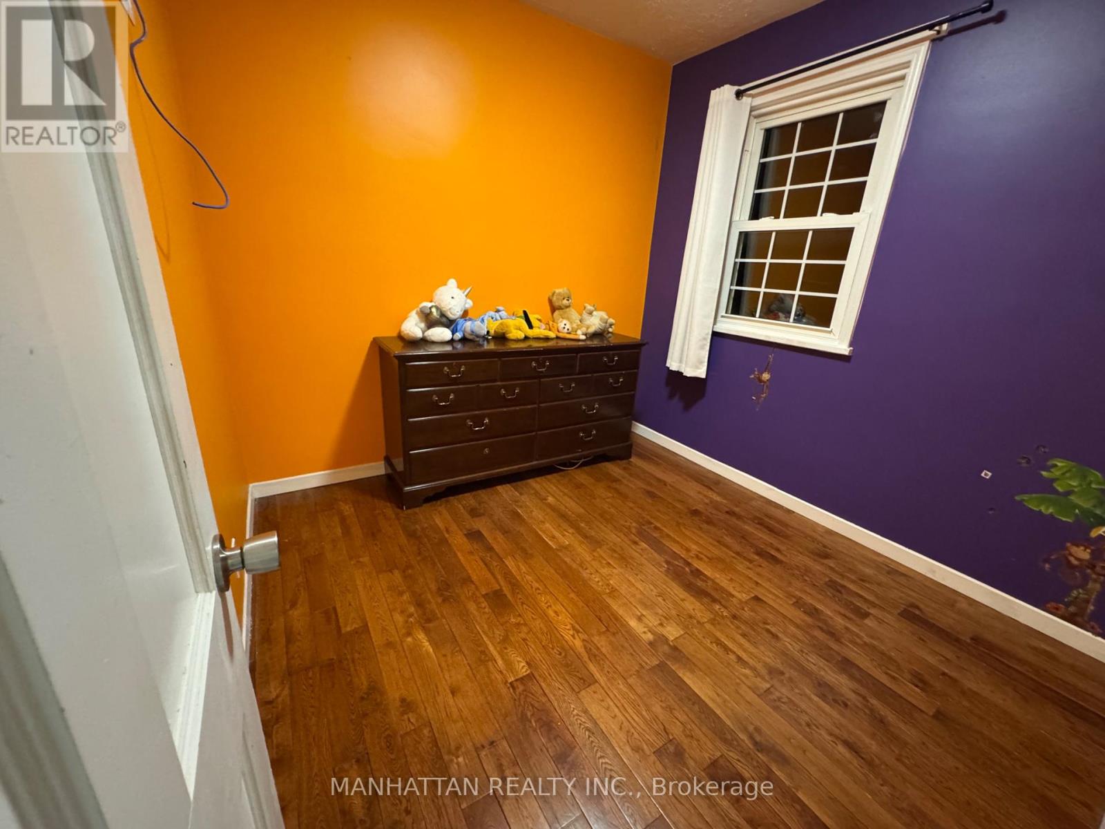 10 Victor Drive, Whitchurch-Stouffville, Ontario  L4A 7X3 - Photo 18 - N12502852