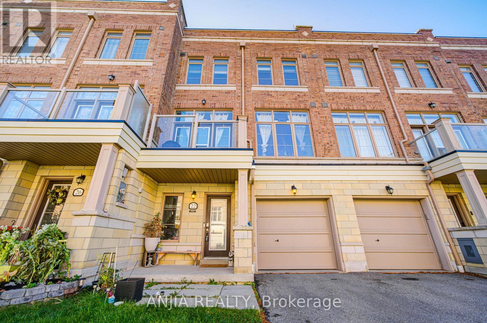 22 Arborea Lane, Whitchurch-Stouffville, Ontario  L4A 1X1 - Photo 4 - N12502920