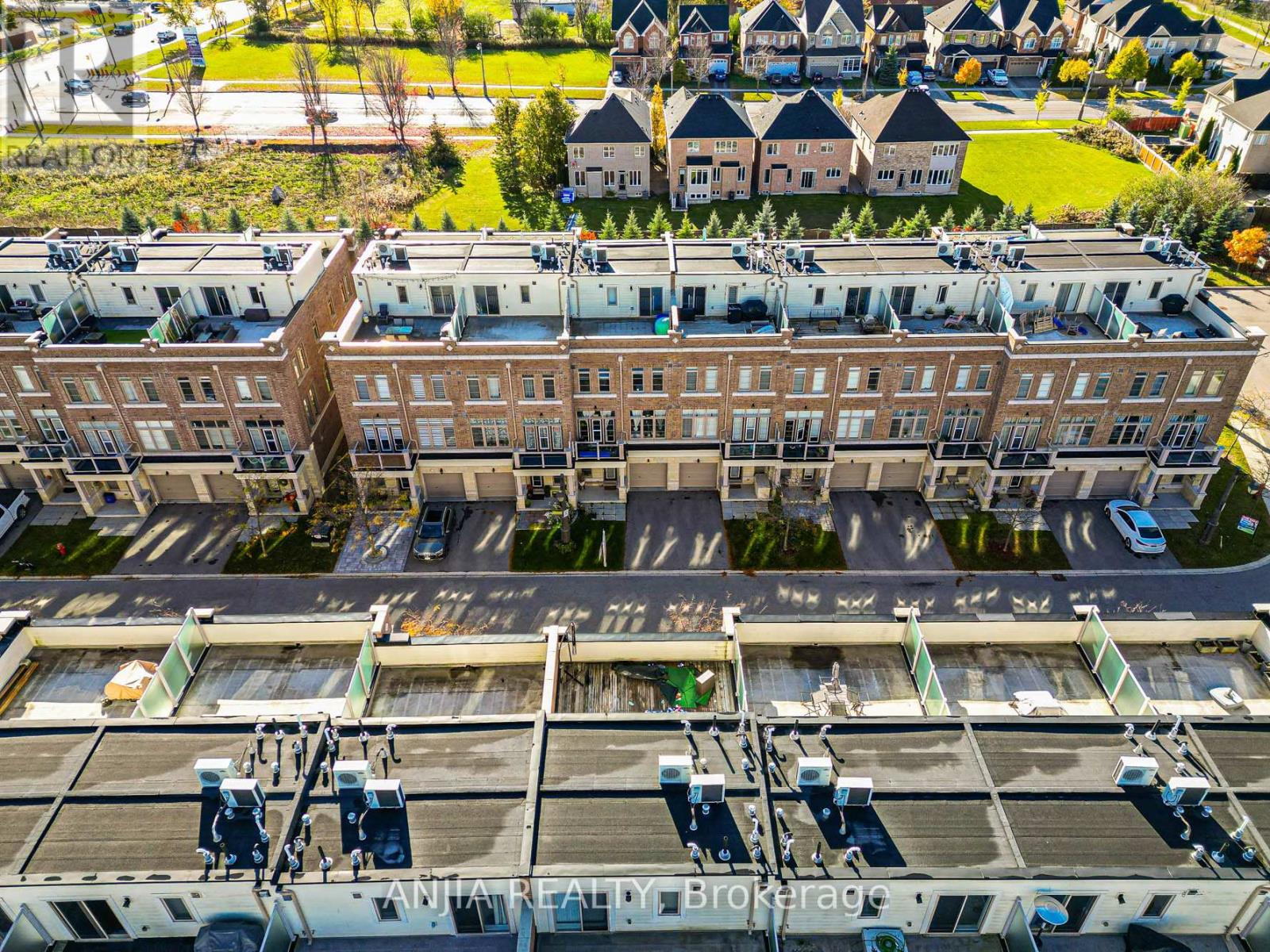 22 Arborea Lane, Whitchurch-Stouffville, Ontario  L4A 1X1 - Photo 8 - N12502920