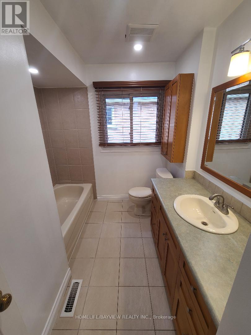 (Main,2nd,part Bsmnt) - 29 Hiram Road, Richmond Hill, Ontario  L4C 9E6 - Photo 21 - N12503004