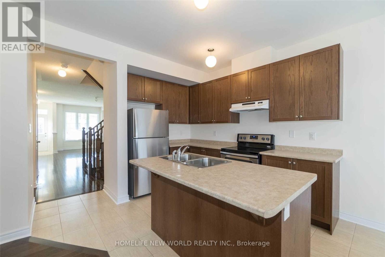 7 Cherna Avenue, Markham, Ontario  L6C 0X5 - Photo 4 - N12503128