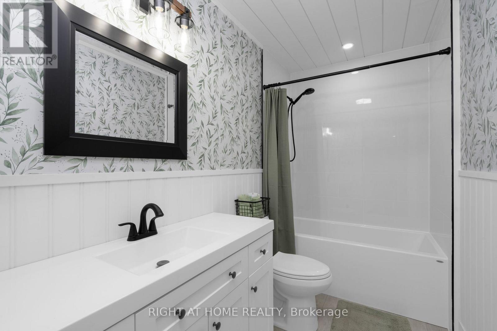 42 Byrnes Crescent, Penetanguishene, Ontario  L9M 1V9 - Photo 13 - S12502866