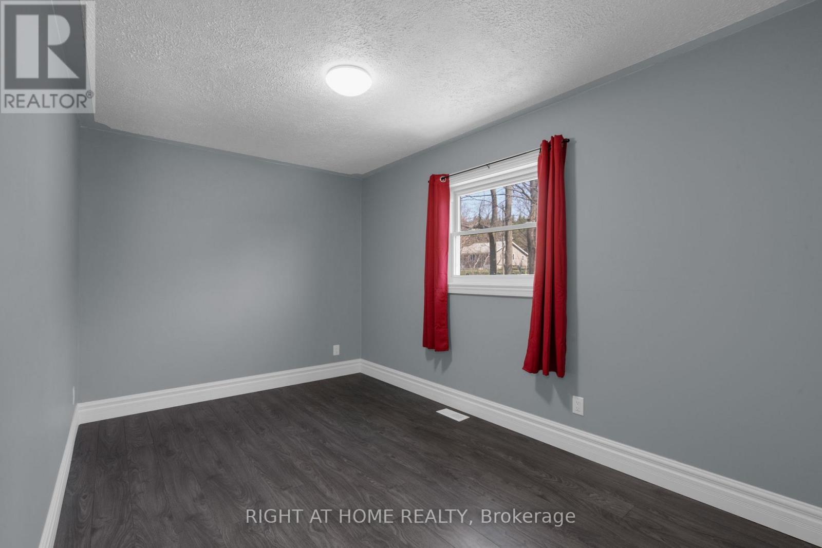 42 Byrnes Crescent, Penetanguishene, Ontario  L9M 1V9 - Photo 16 - S12502866