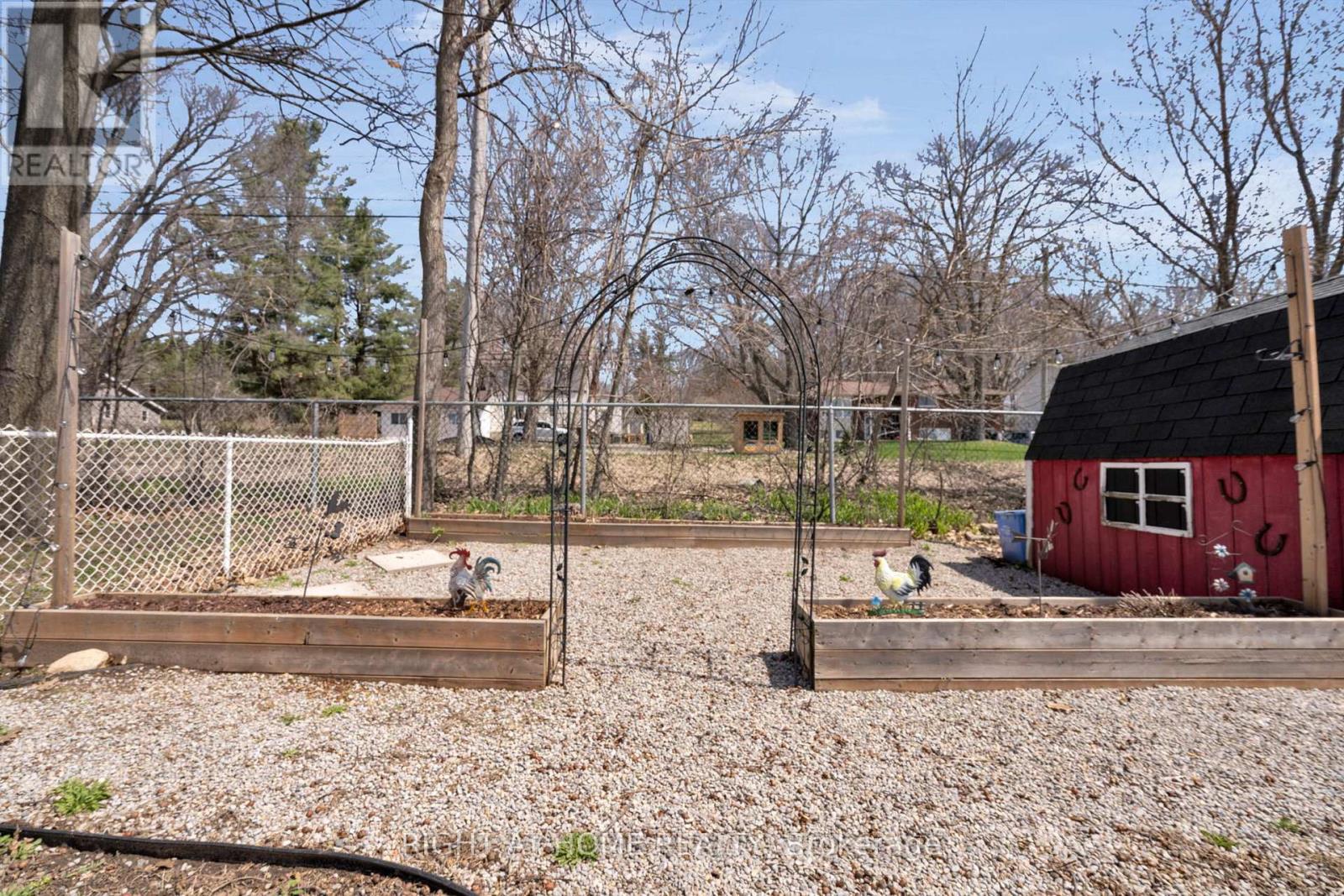 42 Byrnes Crescent, Penetanguishene, Ontario  L9M 1V9 - Photo 29 - S12502866