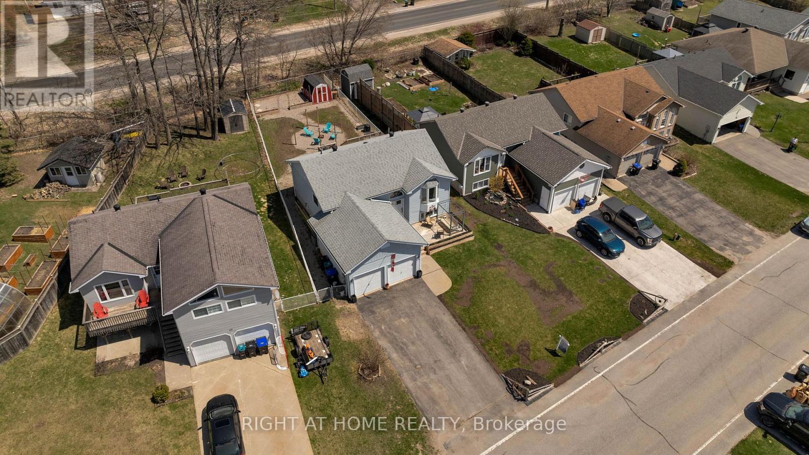 42 Byrnes Crescent, Penetanguishene, Ontario  L9M 1V9 - Photo 31 - S12502866