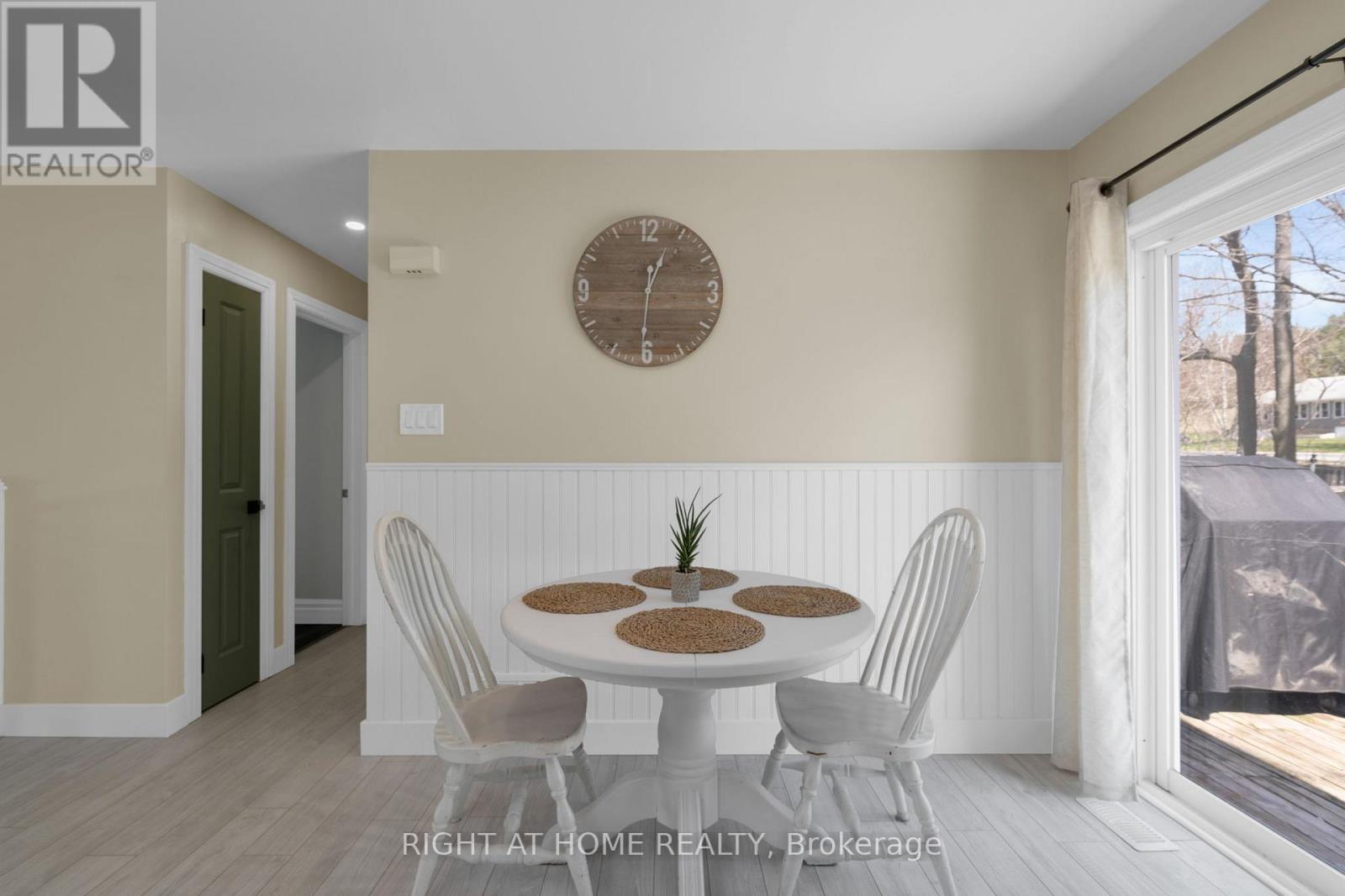 42 Byrnes Crescent, Penetanguishene, Ontario  L9M 1V9 - Photo 8 - S12502866