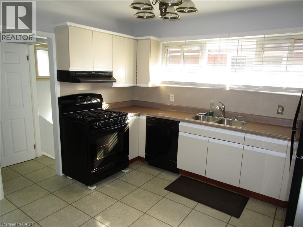 540 East 27th Street, Hamilton, Ontario  L8V 3H5 - Photo 6 - 40769551