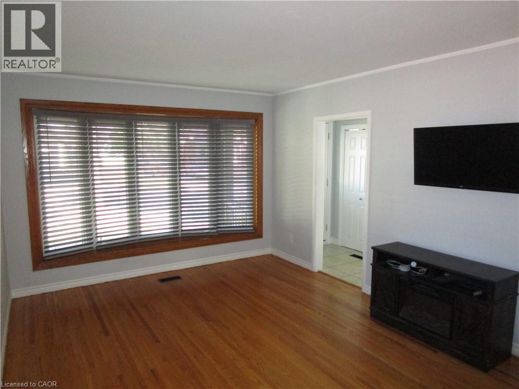 540 East 27th Street, Hamilton, Ontario  L8V 3H5 - Photo 8 - 40769551