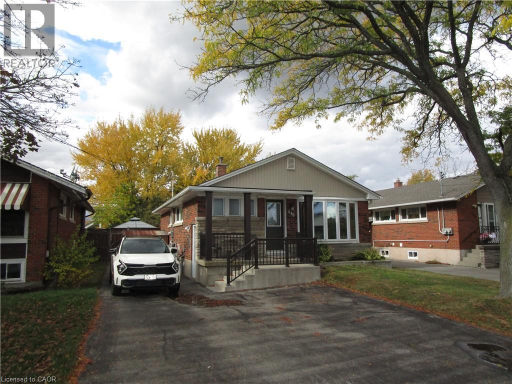540 East 27th Street, Hamilton, Ontario  L8V 3H5 - Photo 2 - 40769551