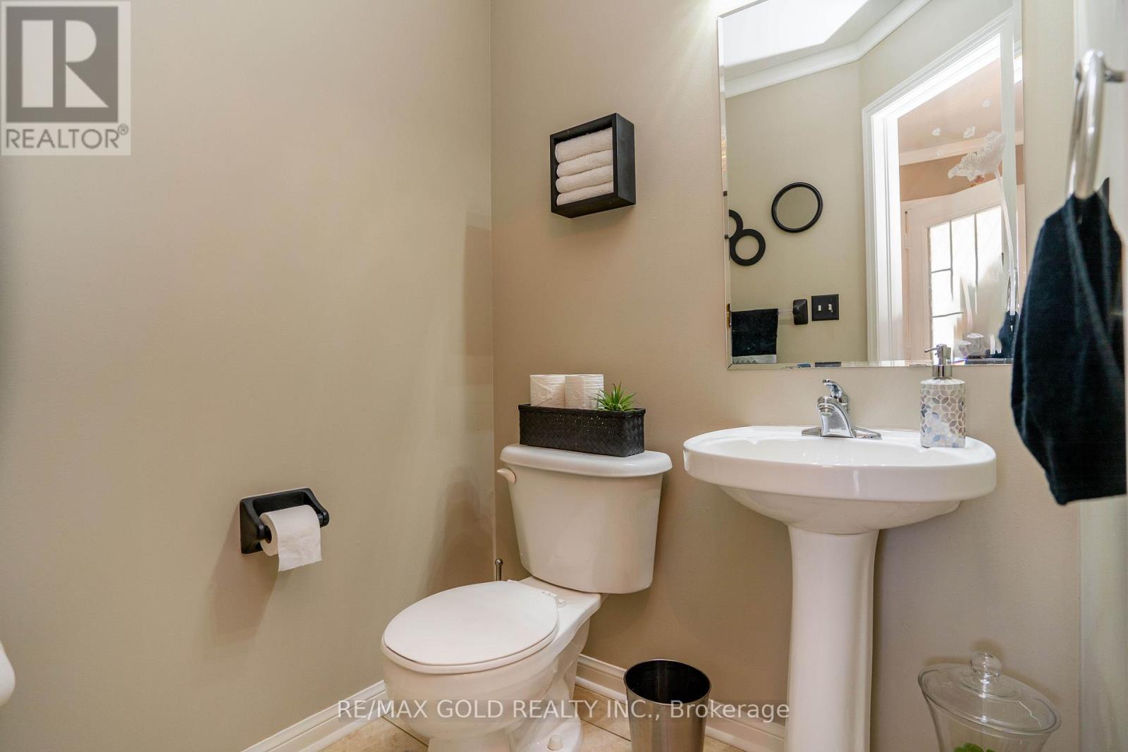 34 Jingle Crescent, Brampton, Ontario  L6S 0B2 - Photo 18 - W12495948