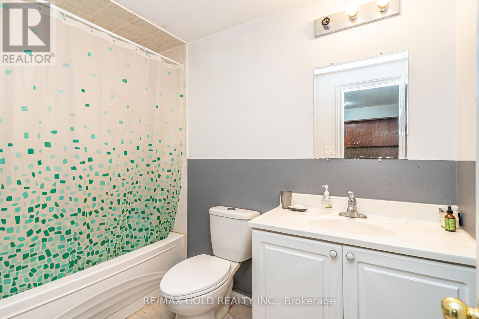 34 Jingle Crescent, Brampton, Ontario  L6S 0B2 - Photo 36 - W12495948