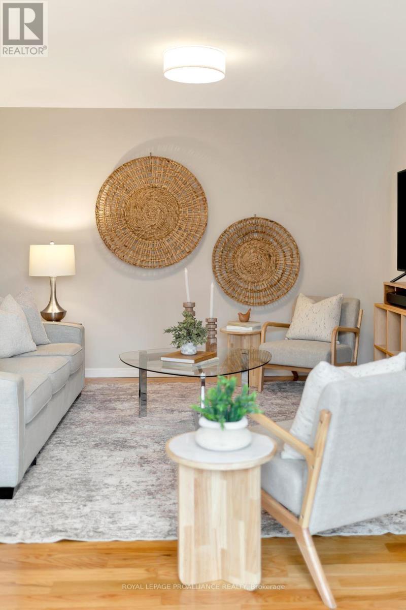 8 Linden Lane, Belleville, Ontario  K8N 5W9 - Photo 13 - X12503154