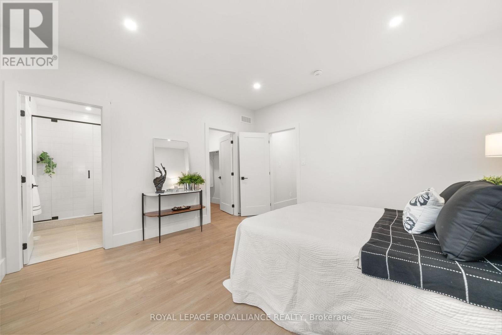 34 Meagan Lane, Quinte West, Ontario K0K 2C0 - Photo 20 - X12503162