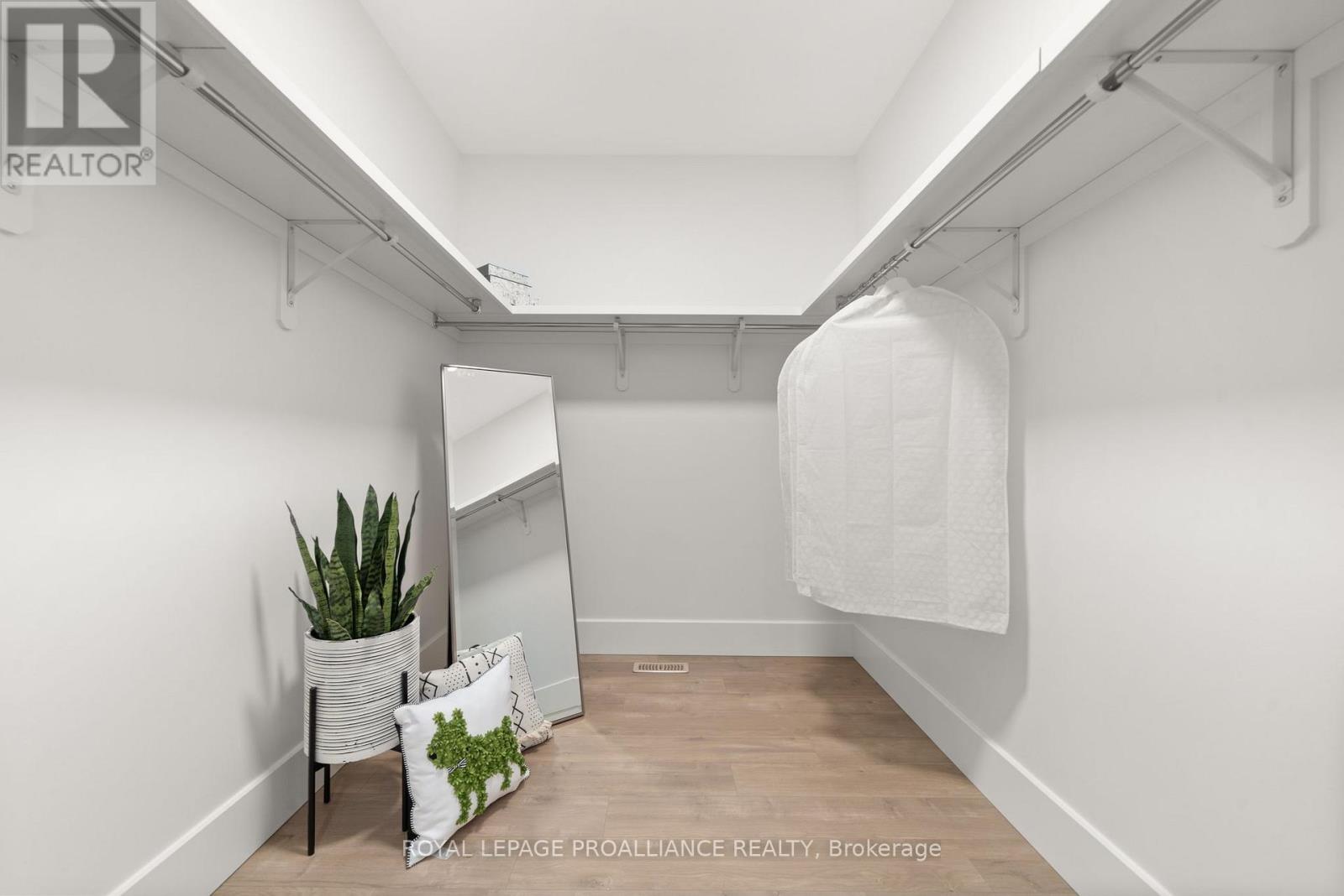 34 Meagan Lane, Quinte West, Ontario K0K 2C0 - Photo 22 - X12503162