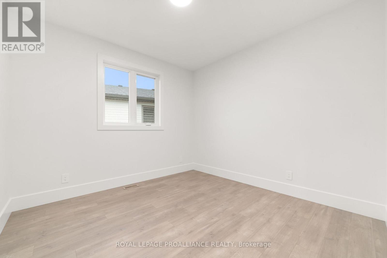 34 Meagan Lane, Quinte West, Ontario K0K 2C0 - Photo 23 - X12503162