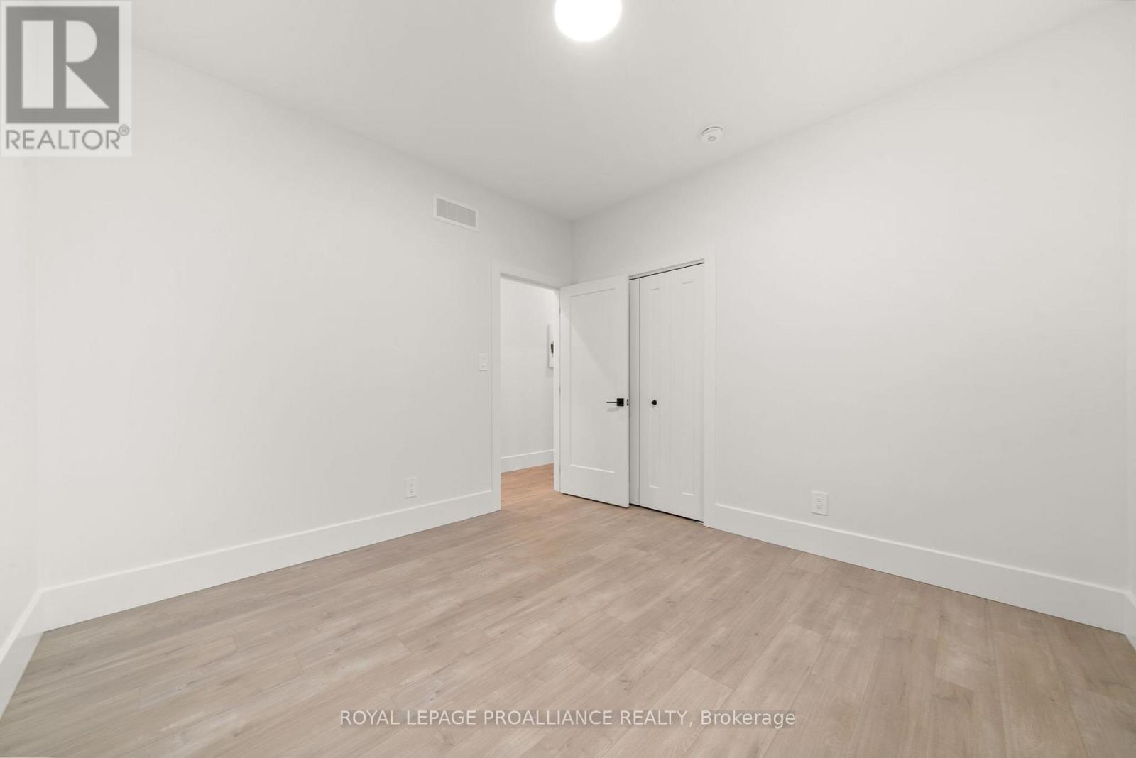 34 Meagan Lane, Quinte West, Ontario K0K 2C0 - Photo 24 - X12503162