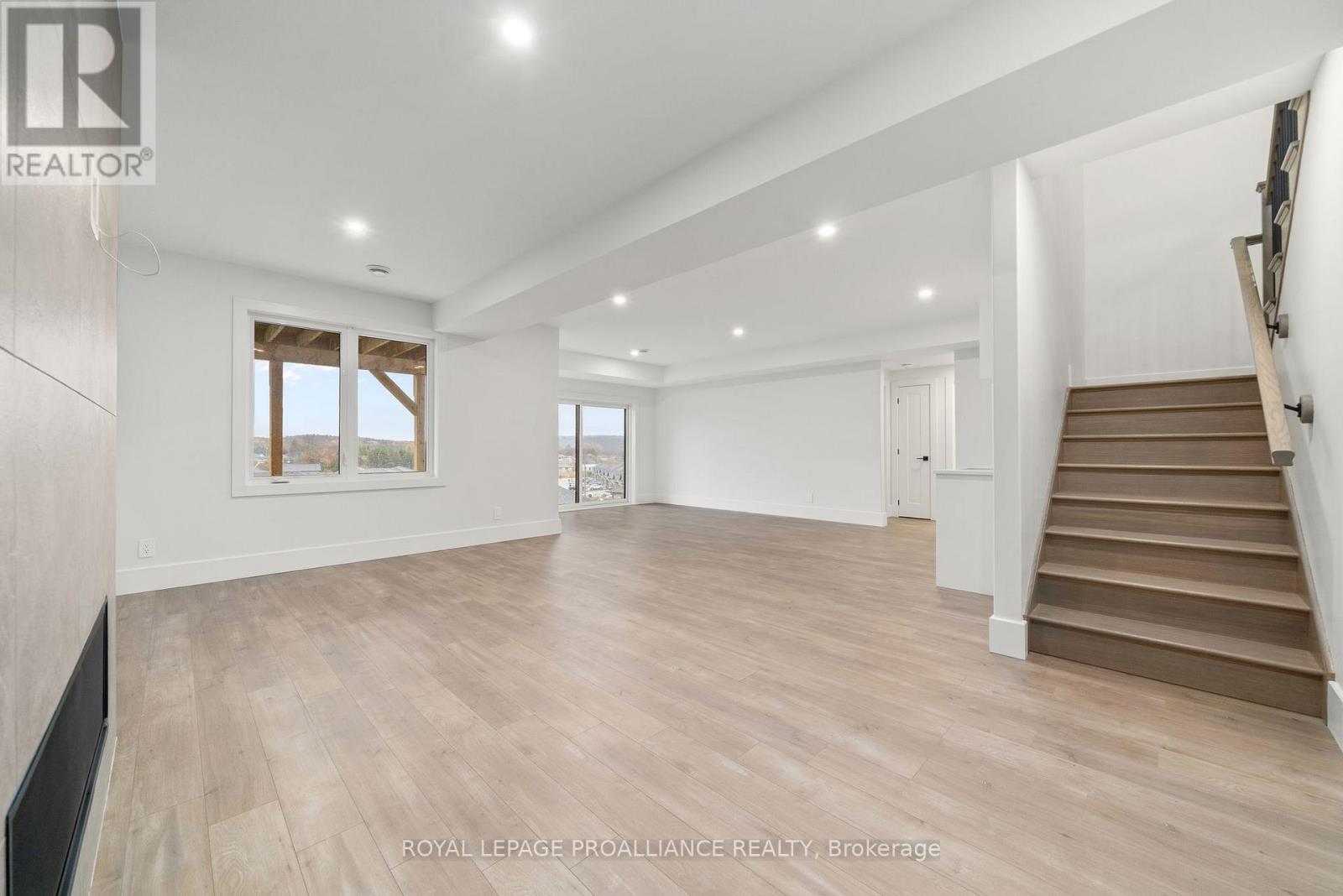 34 Meagan Lane, Quinte West, Ontario K0K 2C0 - Photo 30 - X12503162