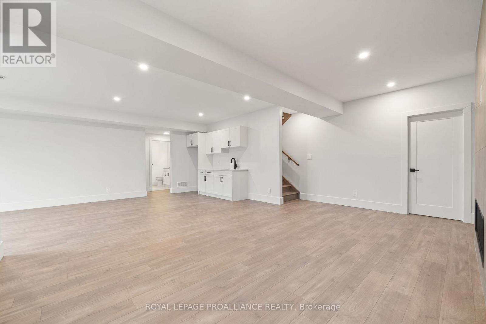 34 Meagan Lane, Quinte West, Ontario K0K 2C0 - Photo 31 - X12503162