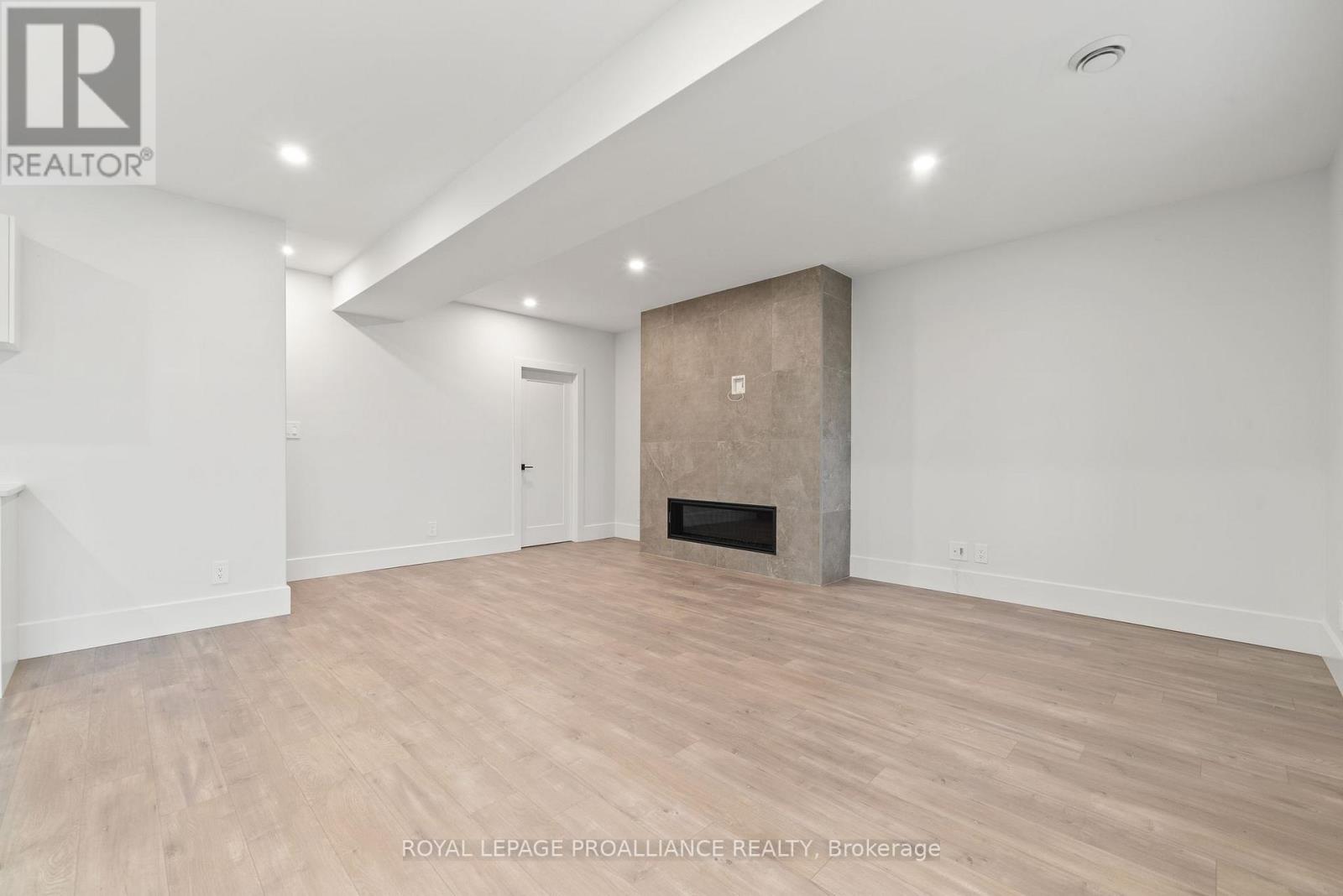 34 Meagan Lane, Quinte West, Ontario K0K 2C0 - Photo 32 - X12503162