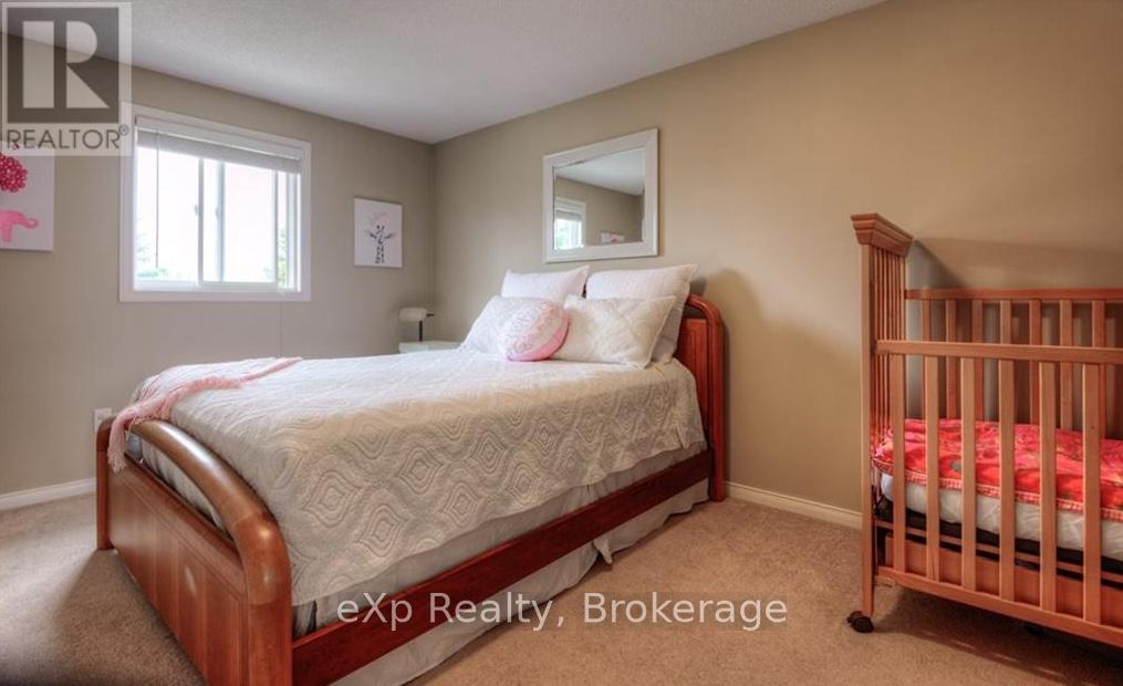 543 Chesapeake Crescent, Waterloo, Ontario  N2K 4G2 - Photo 17 - X12503220