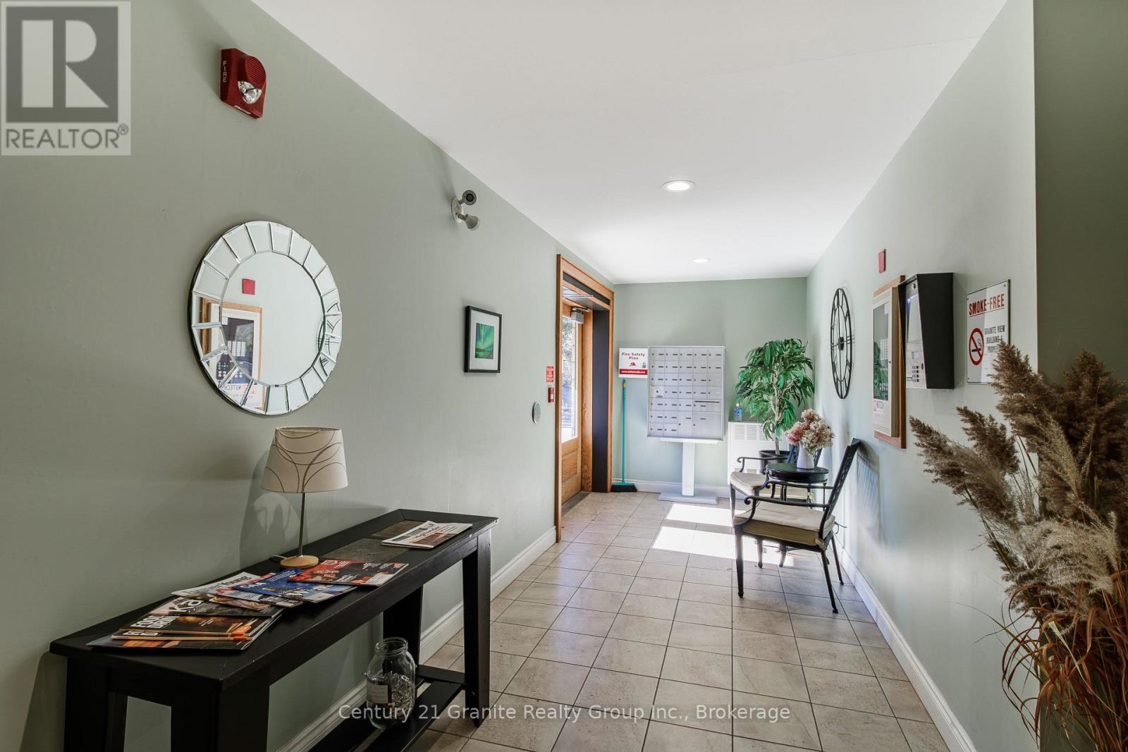 206 - 4 Lake Avenue, Dysart Et Al, Ontario  K0M 1S0 - Photo 18 - X12503248