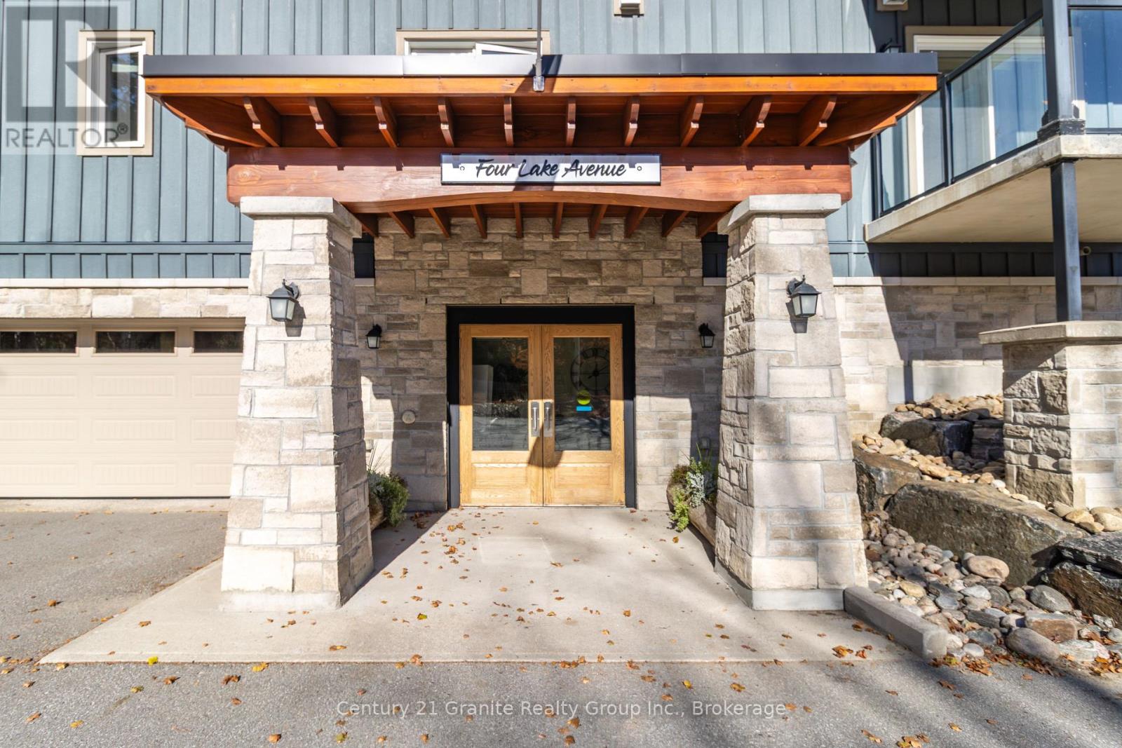 206 - 4 Lake Avenue, Dysart Et Al, Ontario  K0M 1S0 - Photo 3 - X12503248