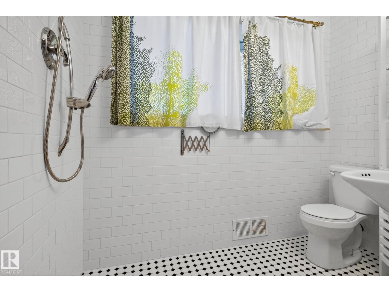 7016 75 St Nw, Edmonton, Alberta  T6C 2E7 - Photo 21 - E4463264