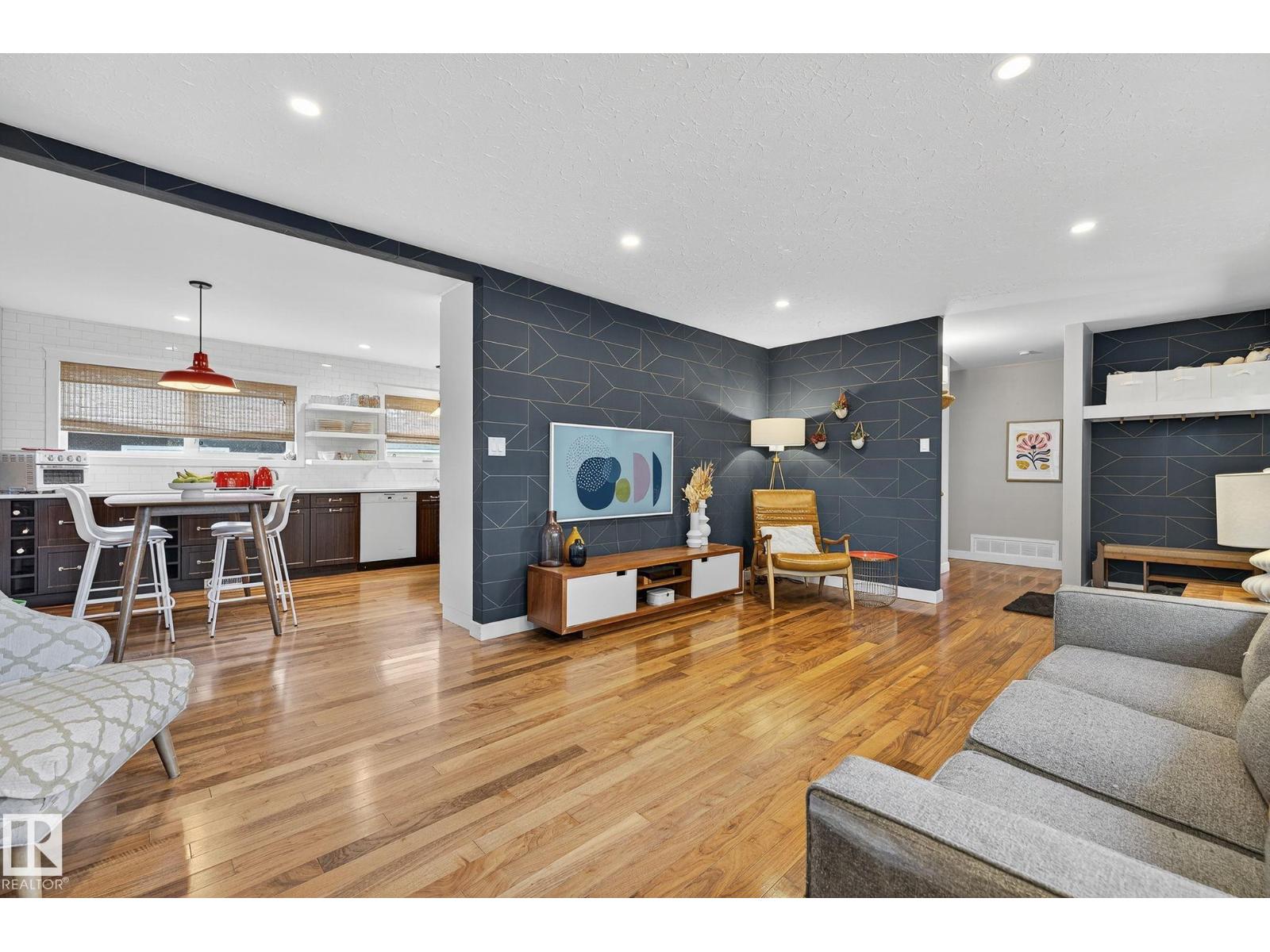 7016 75 St Nw, Edmonton, Alberta  T6C 2E7 - Photo 11 - E4463264