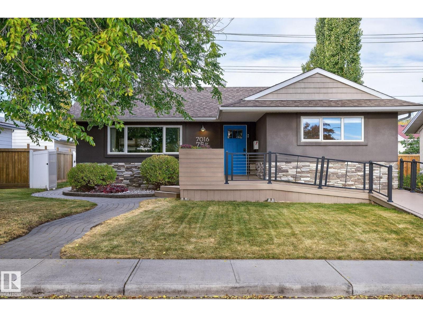 7016 75 ST NW, Edmonton, Alberta