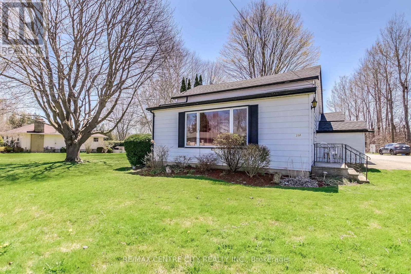 358 Warren Street, Central Elgin, Ontario  N5L 1B5 - Photo 3 - X12503200