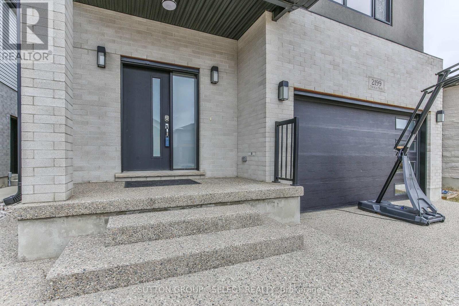 2199 Tokala Trail, London North, Ontario  N6G 0Z7 - Photo 4 - X12503272