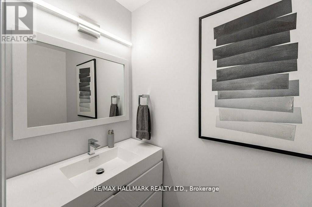 409 - 10 Concord Place, Grimsby, Ontario  L3M 0G6 - Photo 5 - X12466403