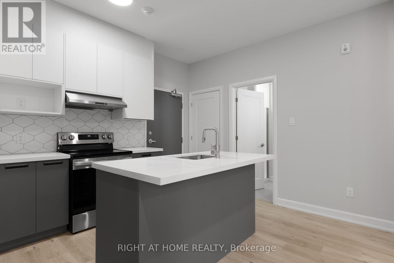 202 - 63 Acacia Avenue, Ottawa, Ontario  K1M 0P5 - Photo 3 - X12503174