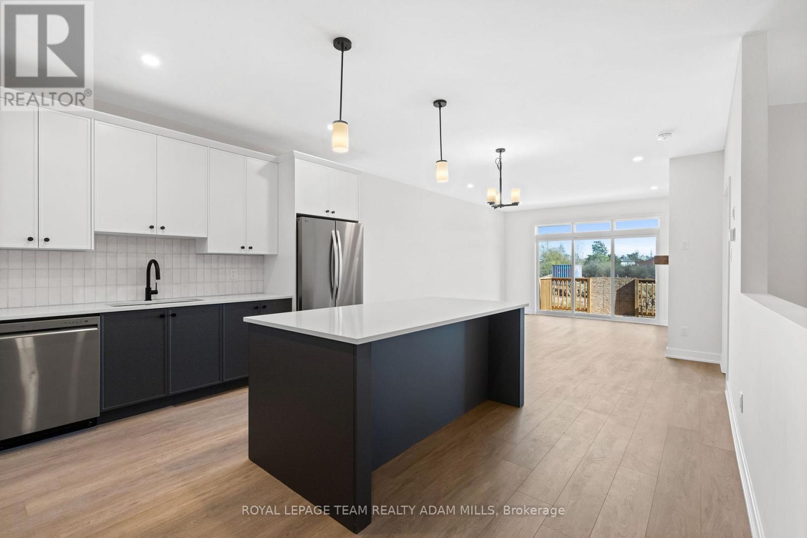 1035 Moore Street, Brockville, Ontario  K6V 7N1 - Photo 6 - X12503246