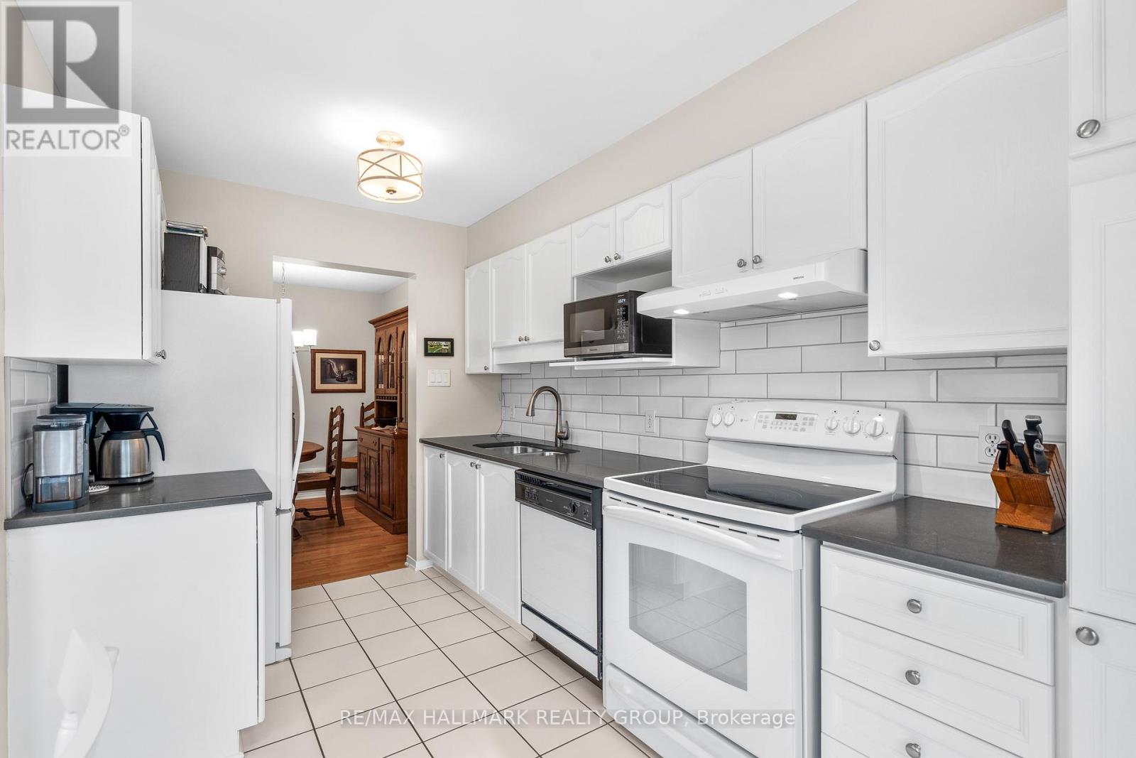 1567 Cedar Mills Road, Ottawa, Ontario  K1C 7L9 - Photo 10 - X12503284