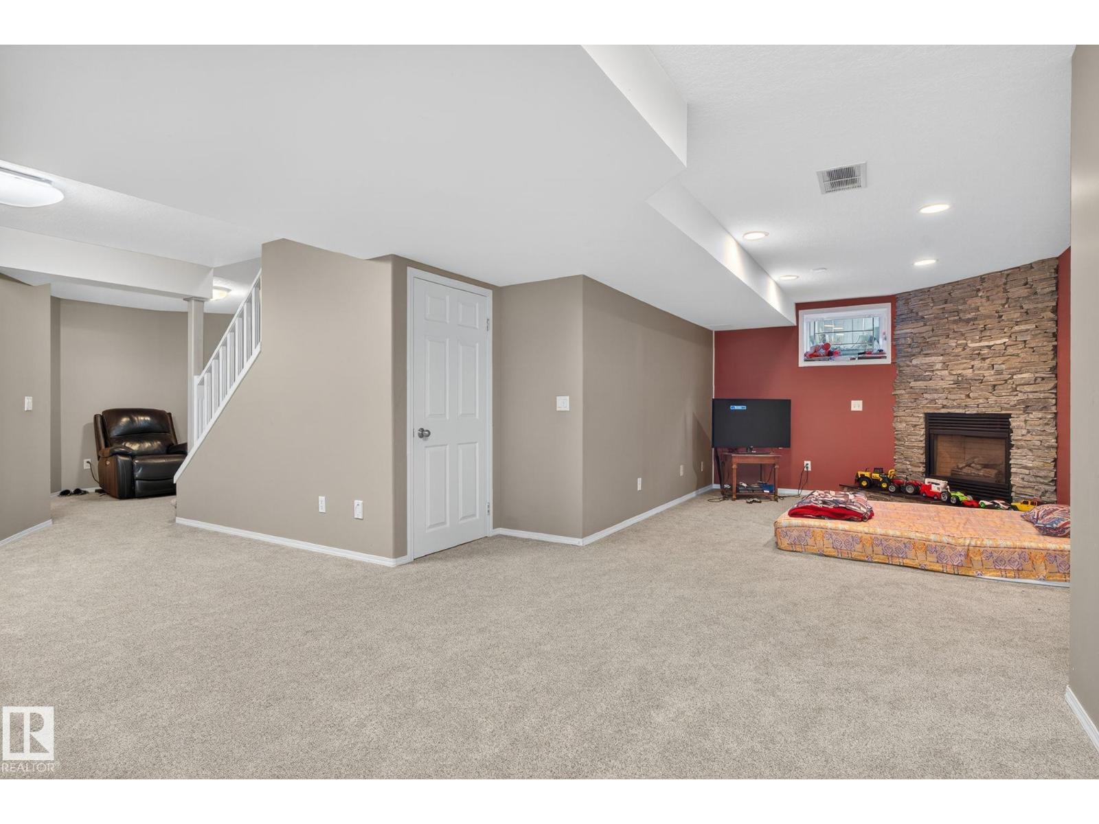 3912 31 St Nw, Edmonton, Alberta  T6T 1J5 - Photo 10 - E4464527