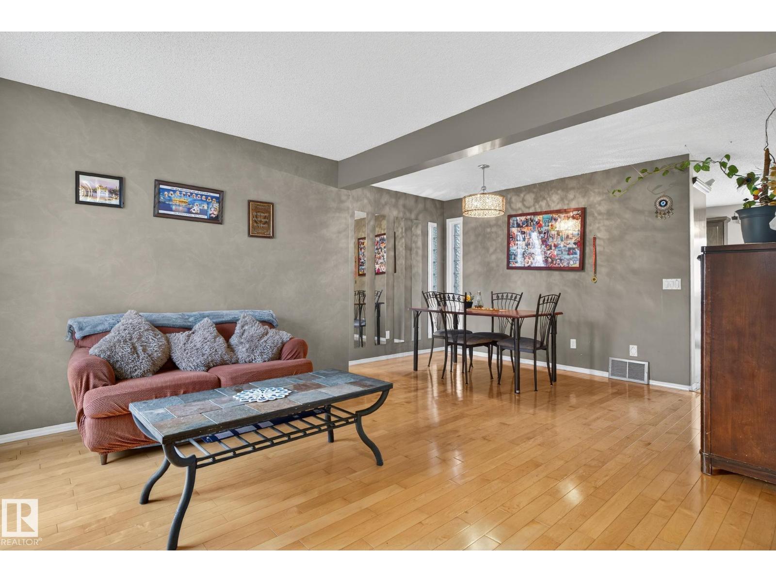 3912 31 St Nw, Edmonton, Alberta  T6T 1J5 - Photo 3 - E4464527