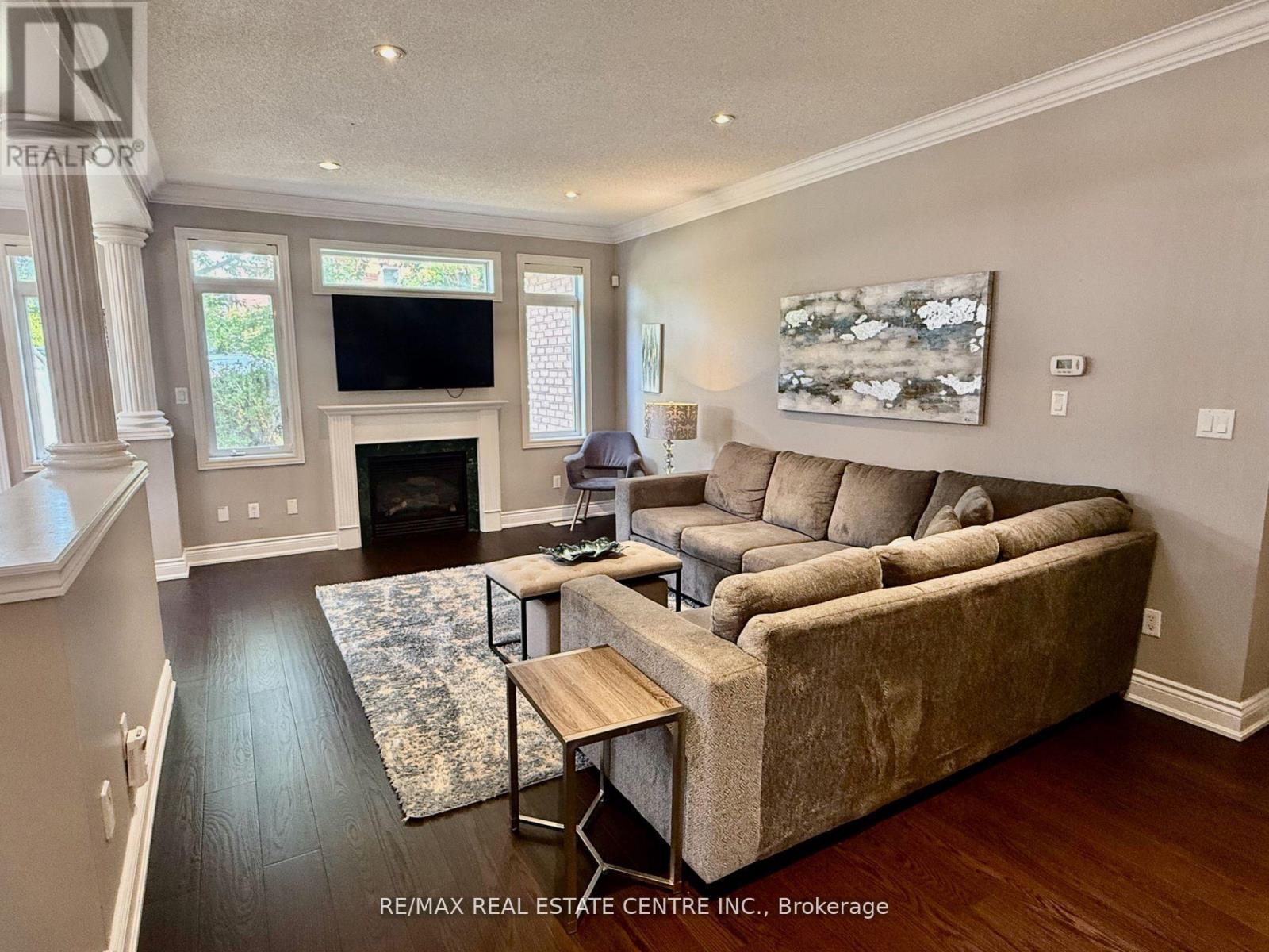 4273 Hickory Drive, Mississauga, Ontario  L4W 1L3 - Photo 12 - W12502806