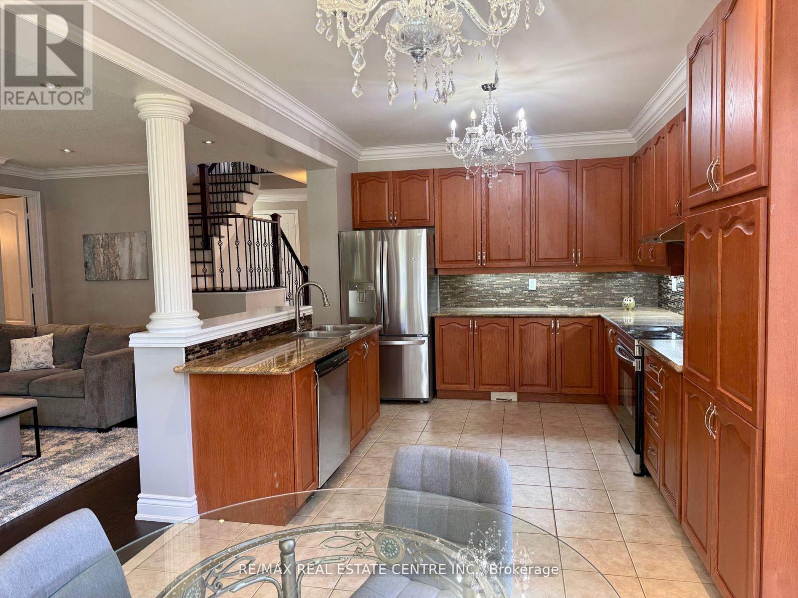 4273 Hickory Drive, Mississauga, Ontario  L4W 1L3 - Photo 18 - W12502806