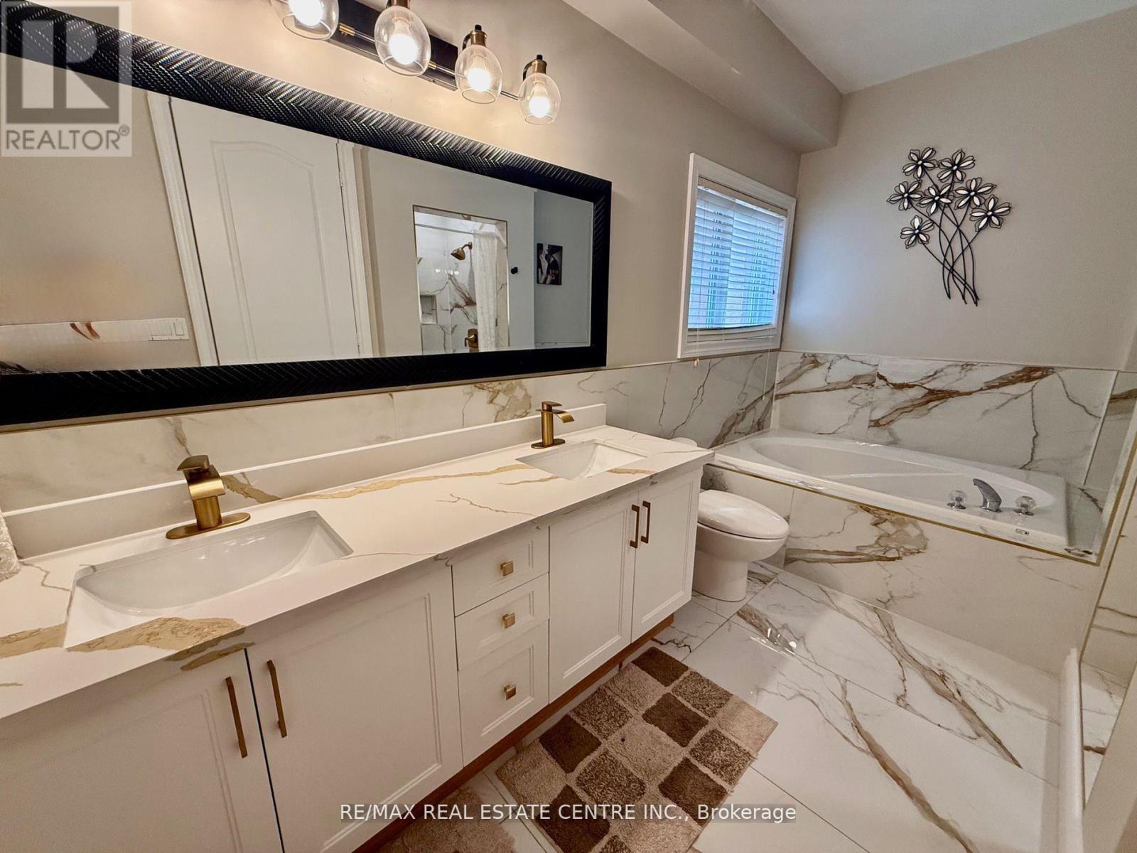 4273 Hickory Drive, Mississauga, Ontario  L4W 1L3 - Photo 21 - W12502806