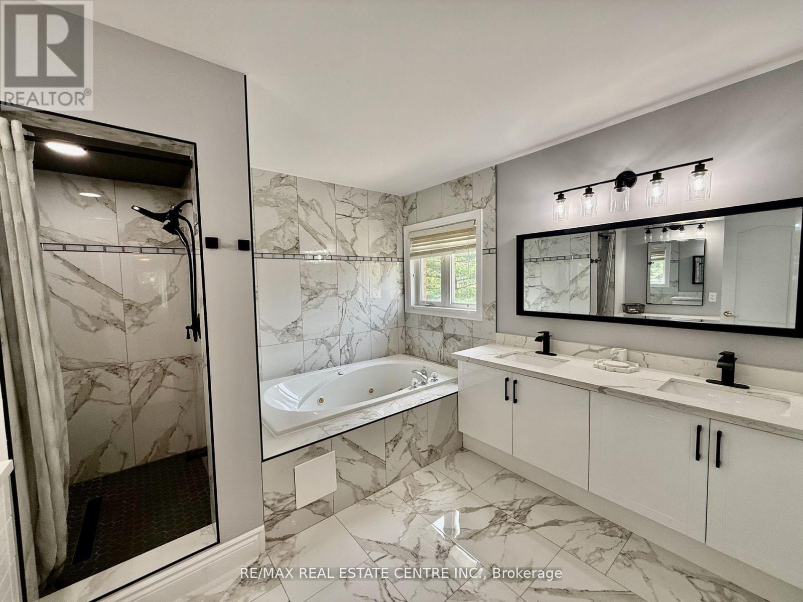 4273 Hickory Drive, Mississauga, Ontario  L4W 1L3 - Photo 31 - W12502806