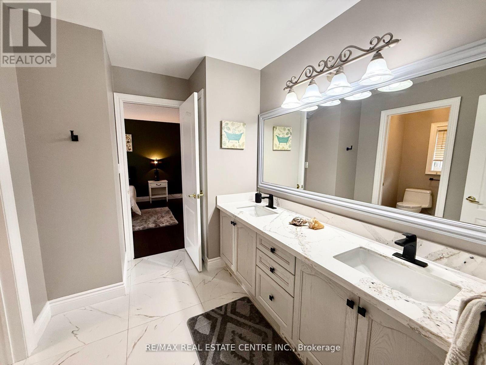 4273 Hickory Drive, Mississauga, Ontario  L4W 1L3 - Photo 39 - W12502806