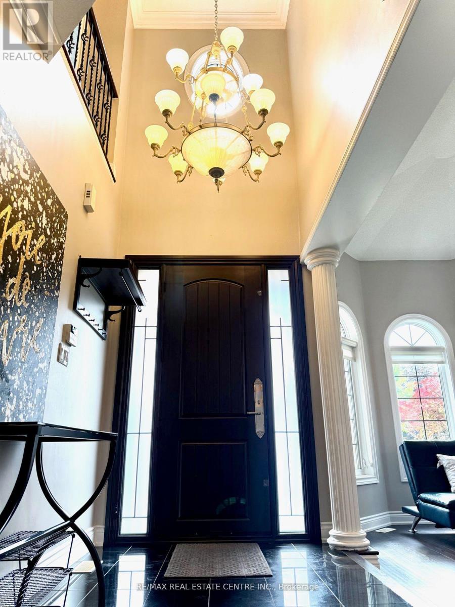 4273 Hickory Drive, Mississauga, Ontario  L4W 1L3 - Photo 4 - W12502806