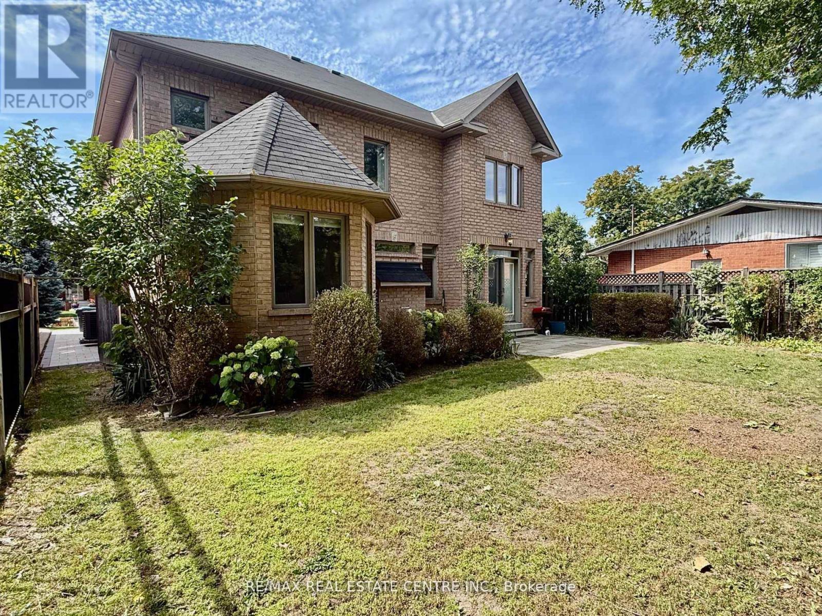 4273 Hickory Drive, Mississauga, Ontario  L4W 1L3 - Photo 49 - W12502806