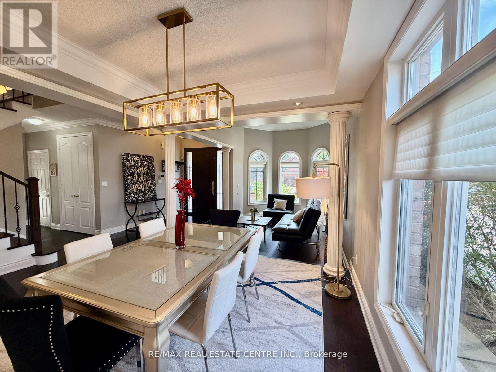 4273 Hickory Drive, Mississauga, Ontario  L4W 1L3 - Photo 9 - W12502806