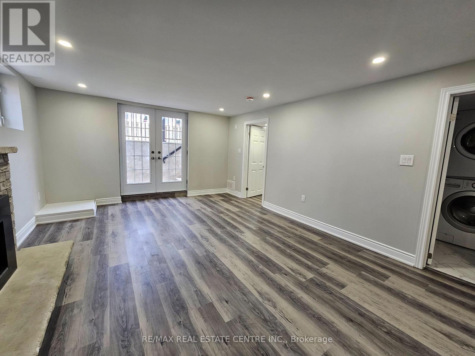 Lower - 896 Morley Avenue, Milton, Ontario  L9T 4Y8 - Photo 3 - W12502830