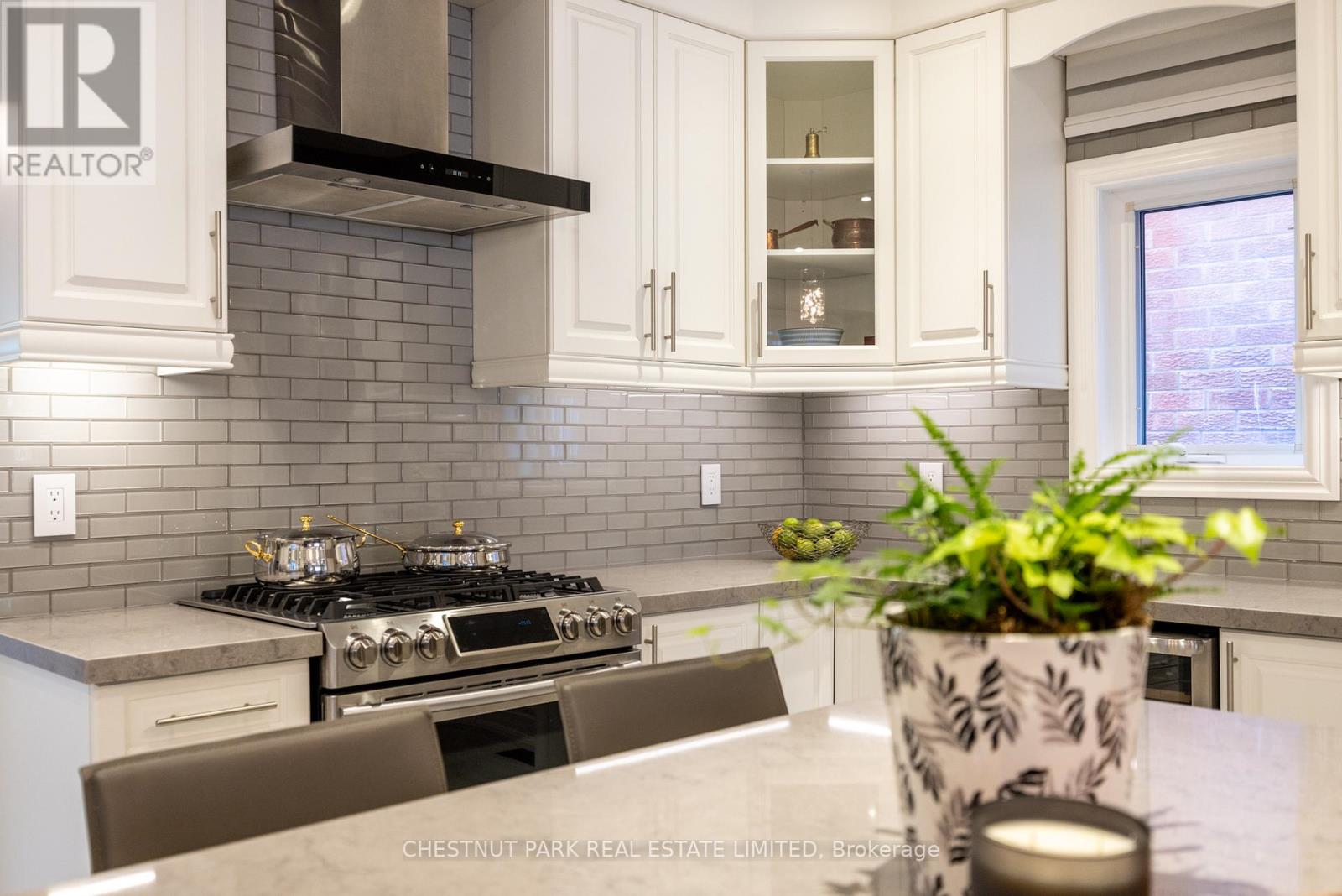 95 Sellers Avenue, Toronto, Ontario  M6E 3T7 - Photo 9 - W12502878