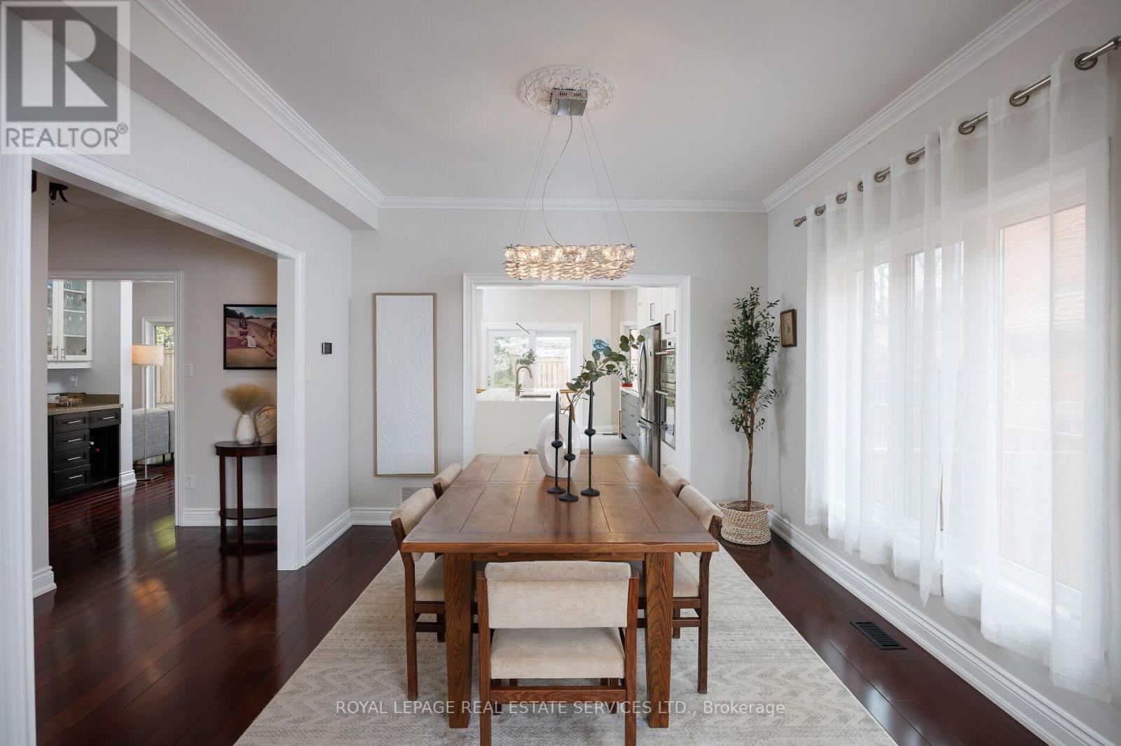 1061 Summit Ridge Drive, Oakville, Ontario  L6M 3K9 - Photo 12 - W12502902