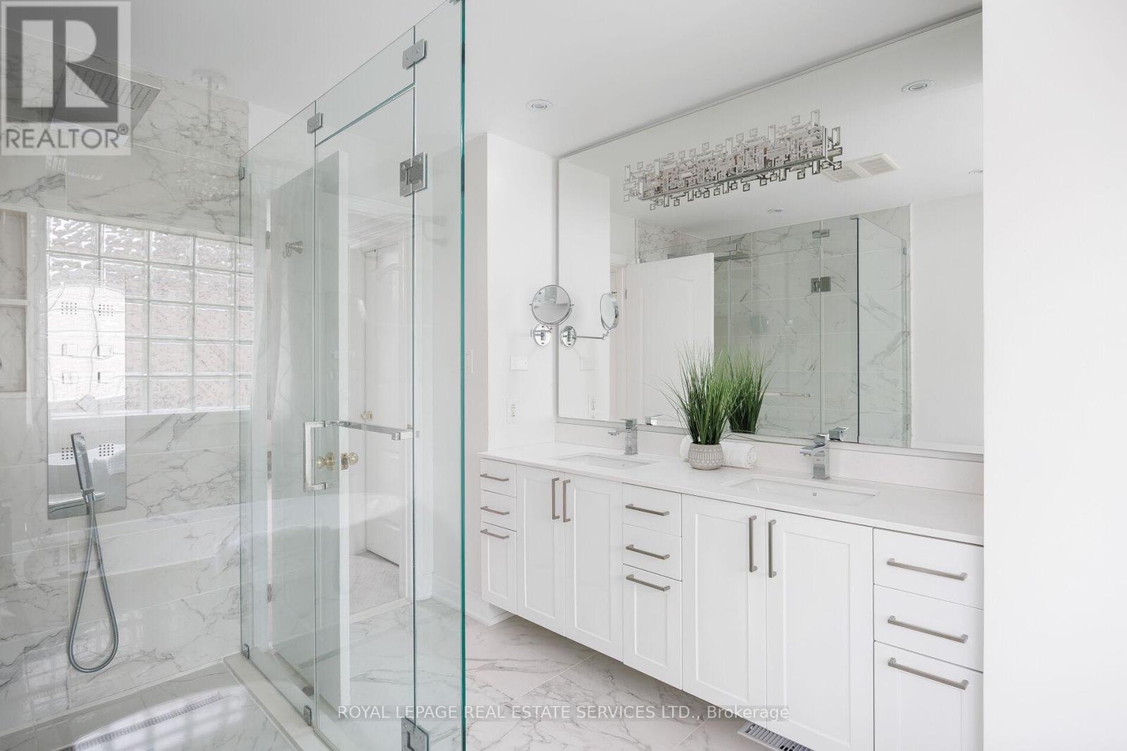 1061 Summit Ridge Drive, Oakville, Ontario  L6M 3K9 - Photo 32 - W12502902