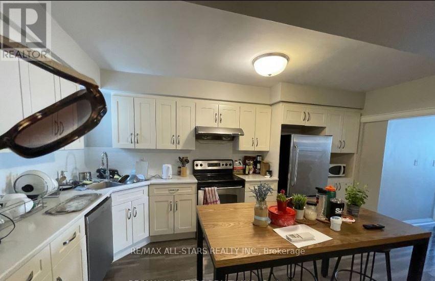 1074 Bloor Street W, Toronto, Ontario  M6H 1M6 - Photo 3 - W12502908